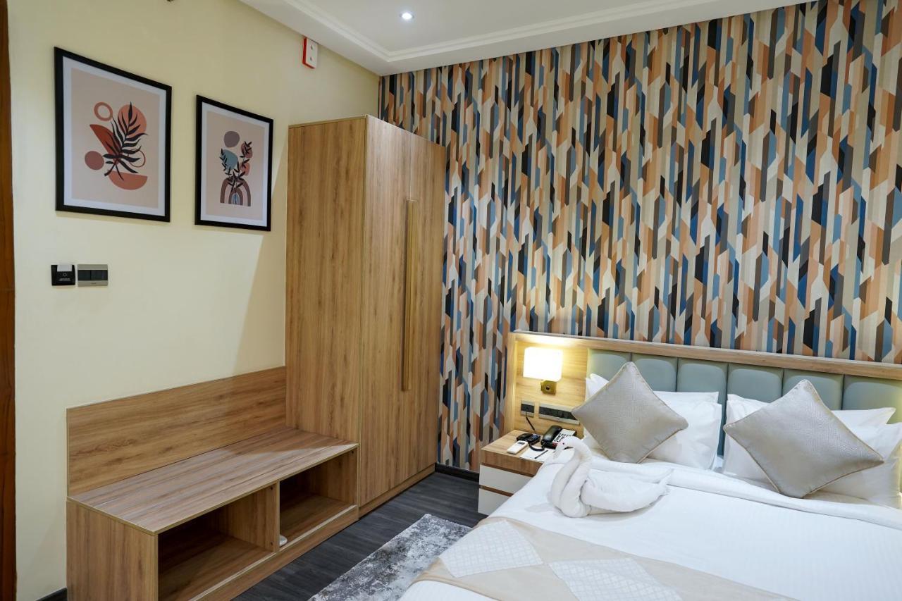 M2 Square By Monday Premium Hotel Nagpur Eksteriør billede